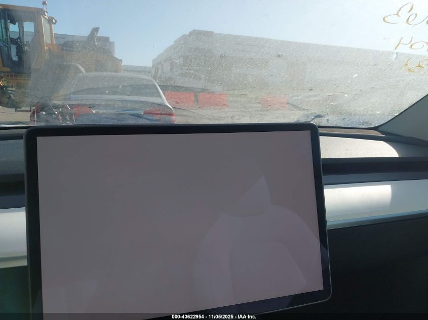 2024 Tesla Model Y Long Range Dual Motor All-Wheel Drive VIN: 7SAYGAEE0RF157554 Lot: 43622954