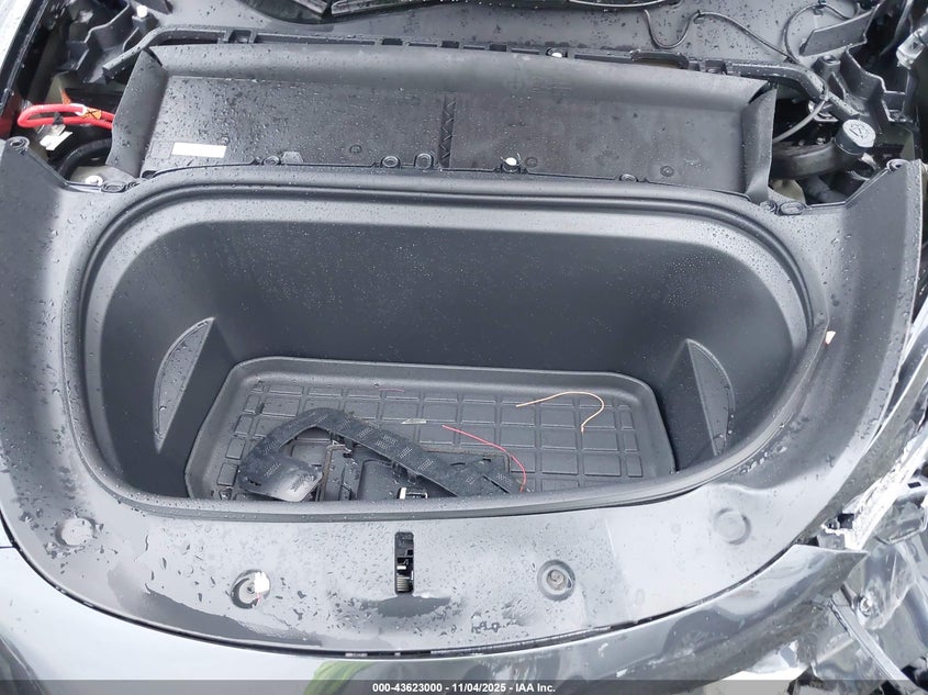 2025 Tesla Model Y Long Range Dual Motor Rear-Wheel Drive VIN: 7SAYGDED5SF258801 Lot: 43623000