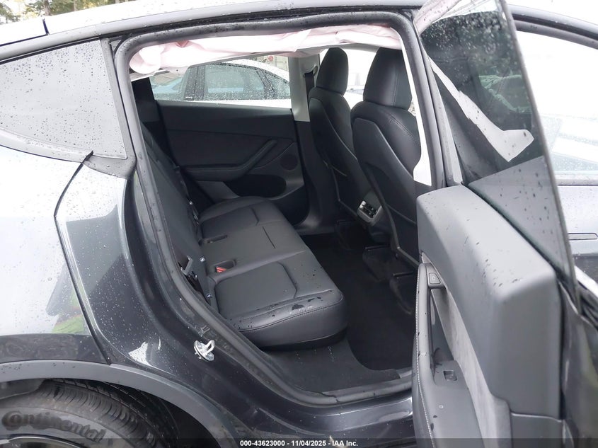 2025 Tesla Model Y Long Range Dual Motor Rear-Wheel Drive VIN: 7SAYGDED5SF258801 Lot: 43623000
