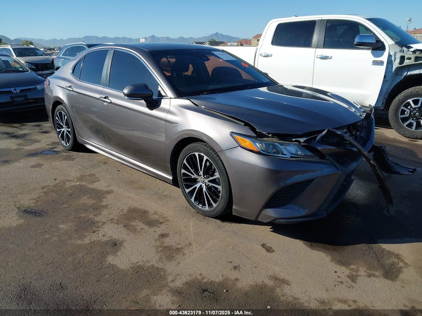 TOYOTA CAMRY SE AWD