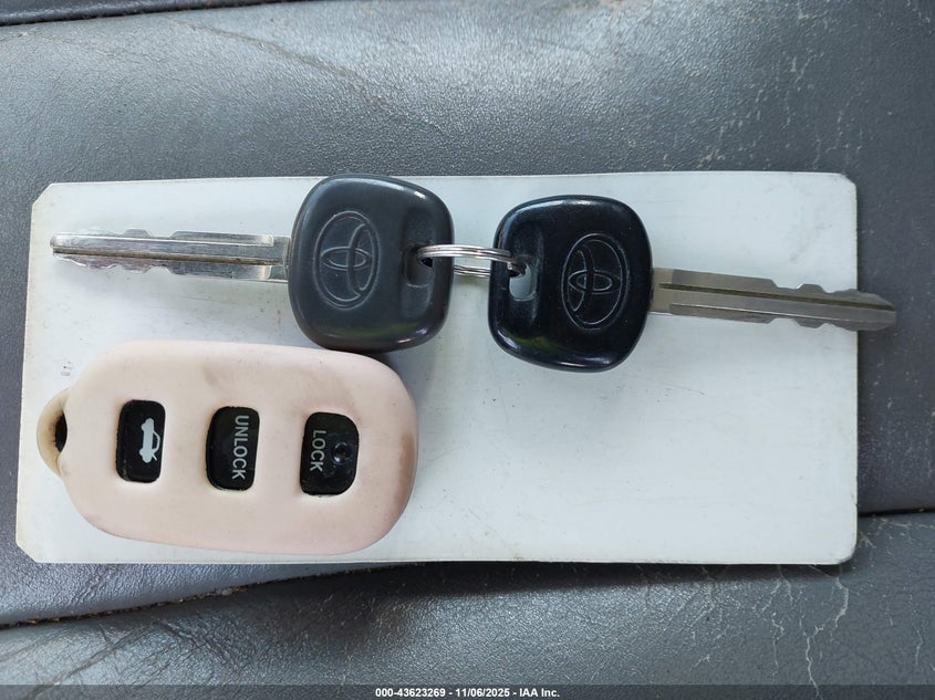 2000 Toyota Avalon Xls VIN: 4T1BF28B3YU099356 Lot: 43623269