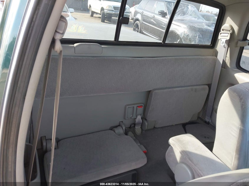 5TEVL52N52Z110693 2002 TOYOTA TACOMA photo no. 8