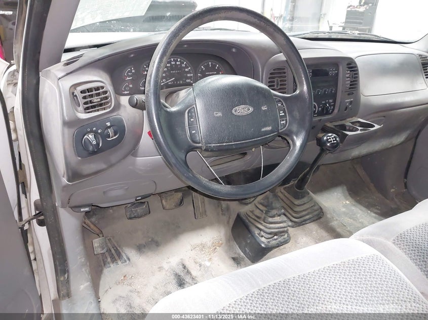 1998 Ford F-150 Lariat/Standard/Xl/Xlt VIN: 1FTZF1866WKA25633 Lot: 43623401