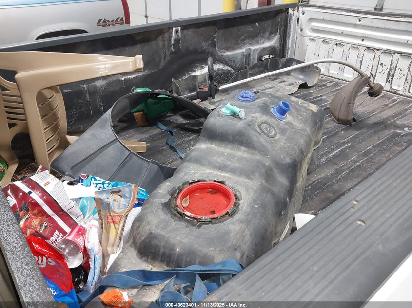 1998 Ford F-150 Lariat/Standard/Xl/Xlt VIN: 1FTZF1866WKA25633 Lot: 43623401