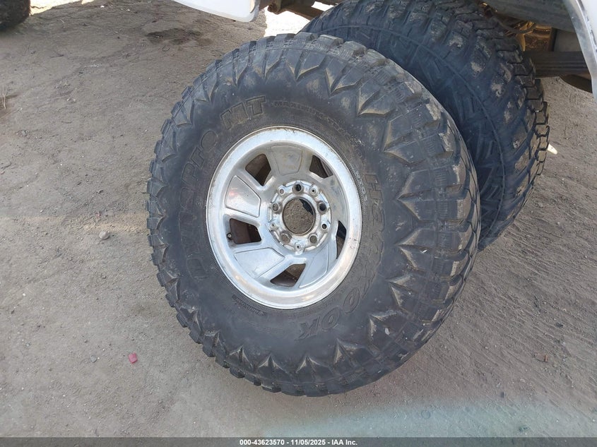 1992 Ford Bronco U100 VIN: 1FMEU15H0NLA02072 Lot: 43623570