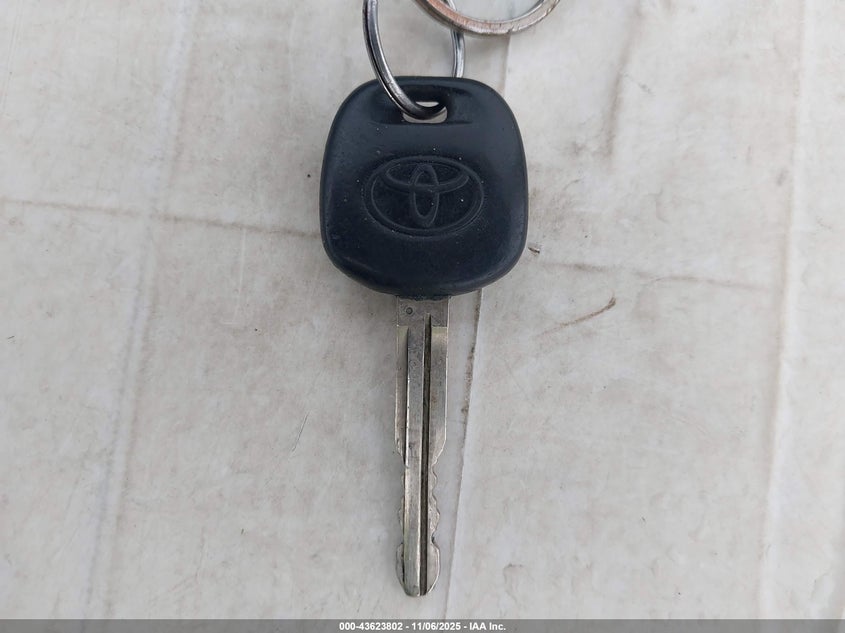 2008 Toyota Matrix VIN: 2T1KR32E68C713060 Lot: 43623802