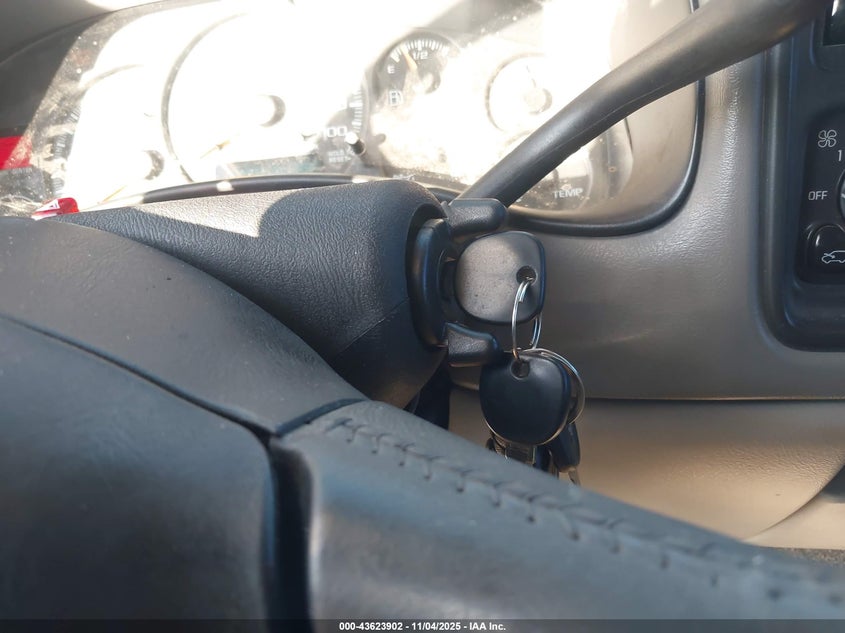 2001 Chevrolet Suburban 1500 Ls VIN: 3GNEC16T21G185855 Lot: 43623902