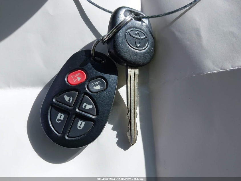 5TDYK3DC7DS344995 2013 TOYOTA SIENNA photo no. 11