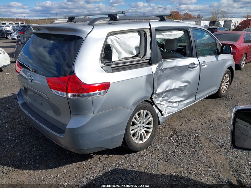5TDYK3DC7DS344995 2013 TOYOTA SIENNA photo no. 4