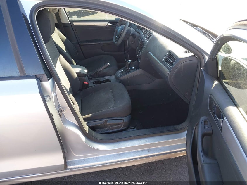 2016 VOLKSWAGEN JETTA 1.4T SE 3VWD67AJ6GM252890