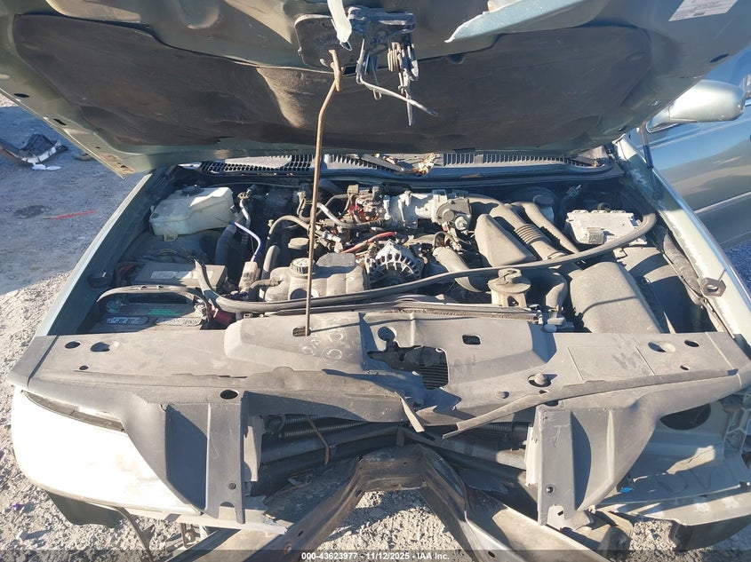 2006 Lincoln Town Car Signature Limited VIN: 1LNHM82V76Y614130 Lot: 43623977