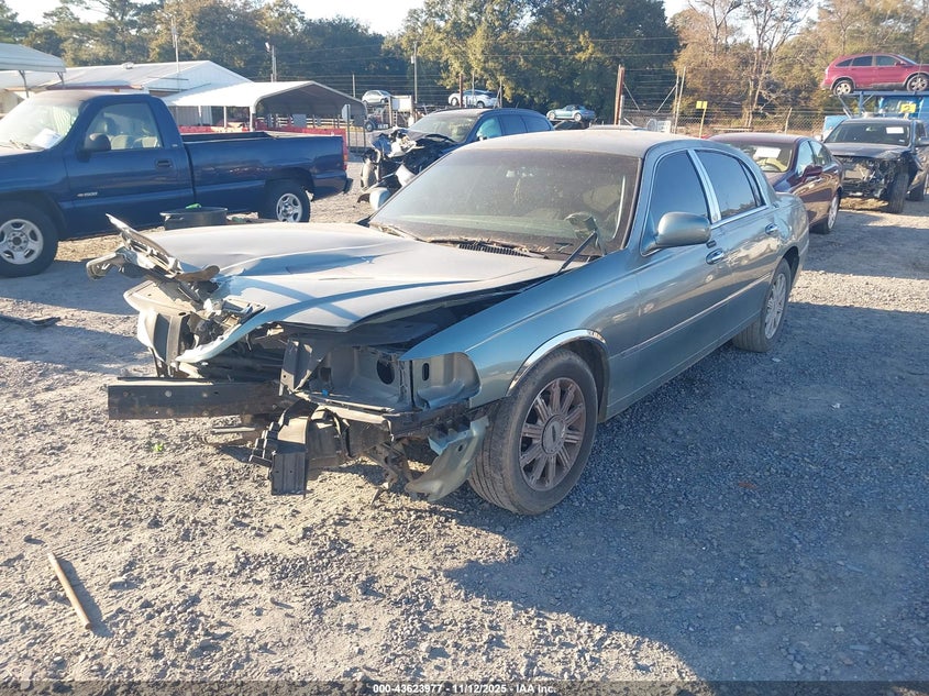 2006 Lincoln Town Car Signature Limited VIN: 1LNHM82V76Y614130 Lot: 43623977