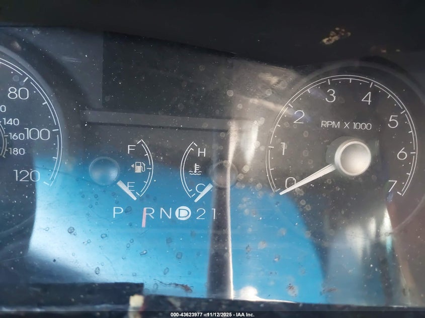 2006 Lincoln Town Car Signature Limited VIN: 1LNHM82V76Y614130 Lot: 43623977