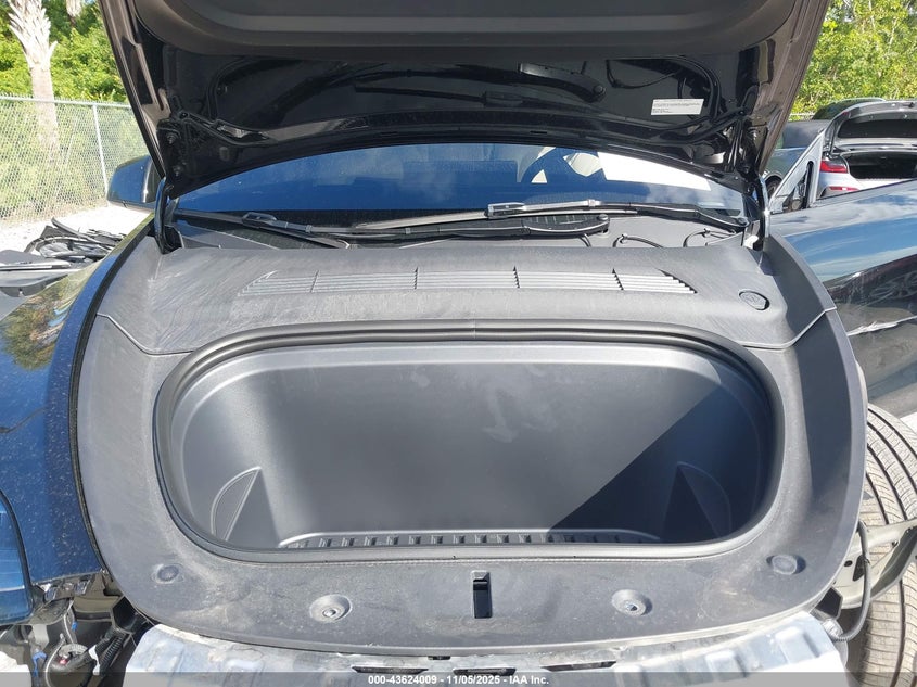 2024 Tesla Model Y Long Range Dual Motor All-Wheel Drive VIN: 7SAYGDEE7RA321381 Lot: 43624009