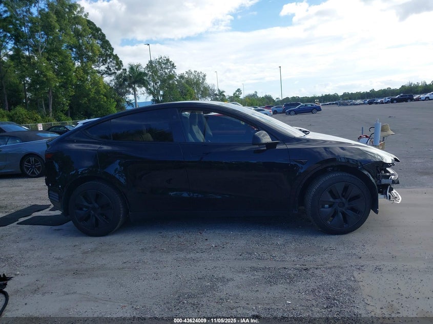 2024 Tesla Model Y Long Range Dual Motor All-Wheel Drive VIN: 7SAYGDEE7RA321381 Lot: 43624009
