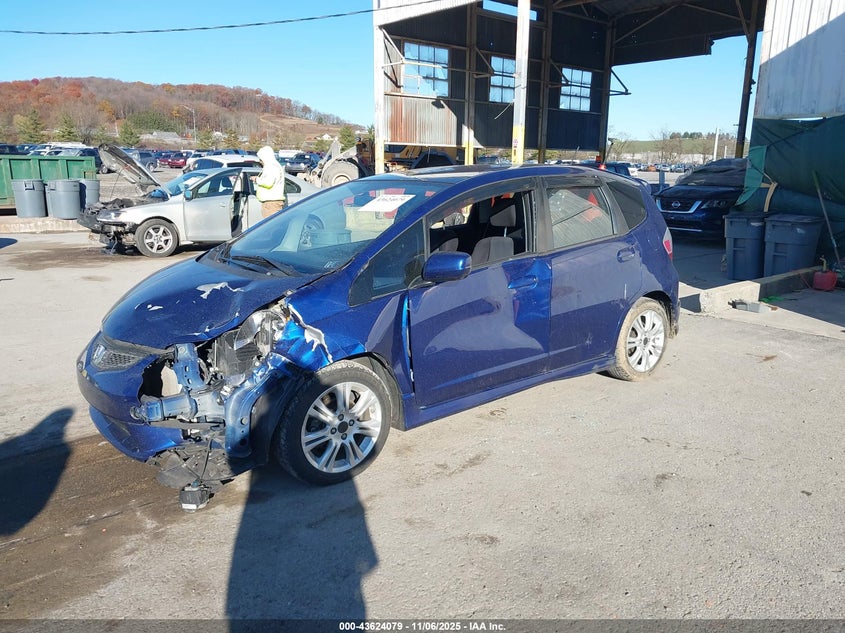 JHMGE8H40AC009611 2010 HONDA FIT photo no. 2