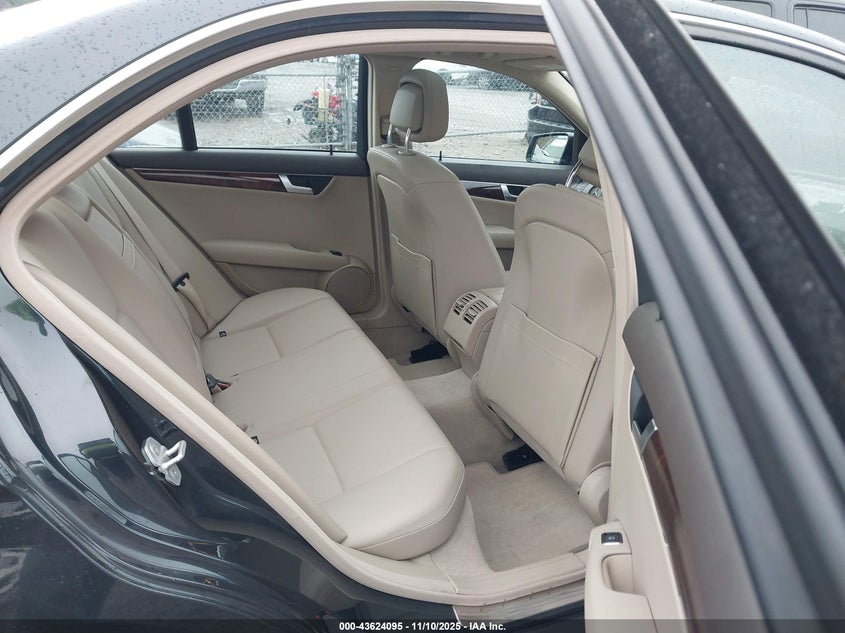 2012 Mercedes-Benz C 300 Sport 4Matic VIN: WDDGF8BBXCA713762 Lot: 43624095