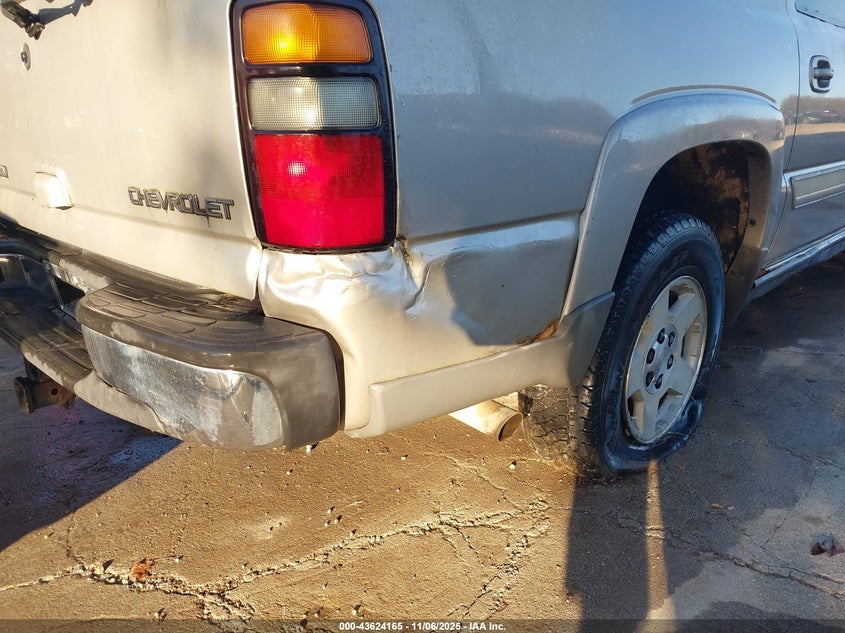 2004 Chevrolet Suburban 1500 Lt VIN: 3GNFK16Z14G258326 Lot: 43624165