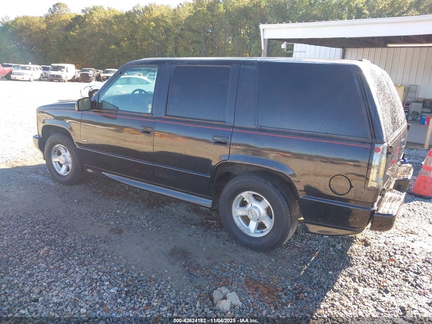 1GNEC13R5YR144638 2000 CHEVROLET TAHOE photo no. 3
