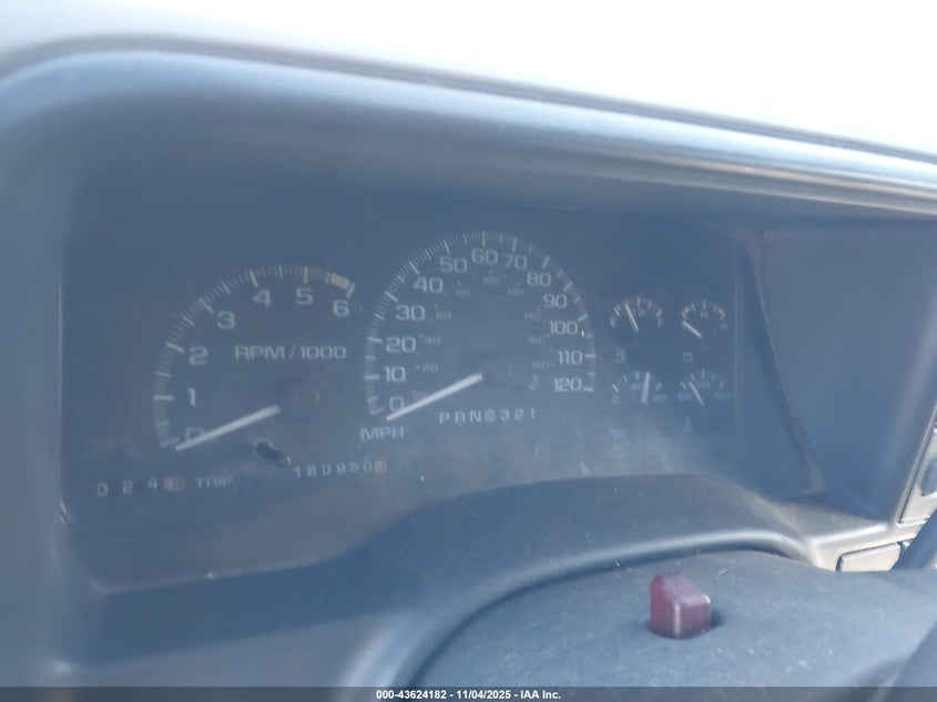 1GNEC13R5YR144638 2000 CHEVROLET TAHOE photo no. 7