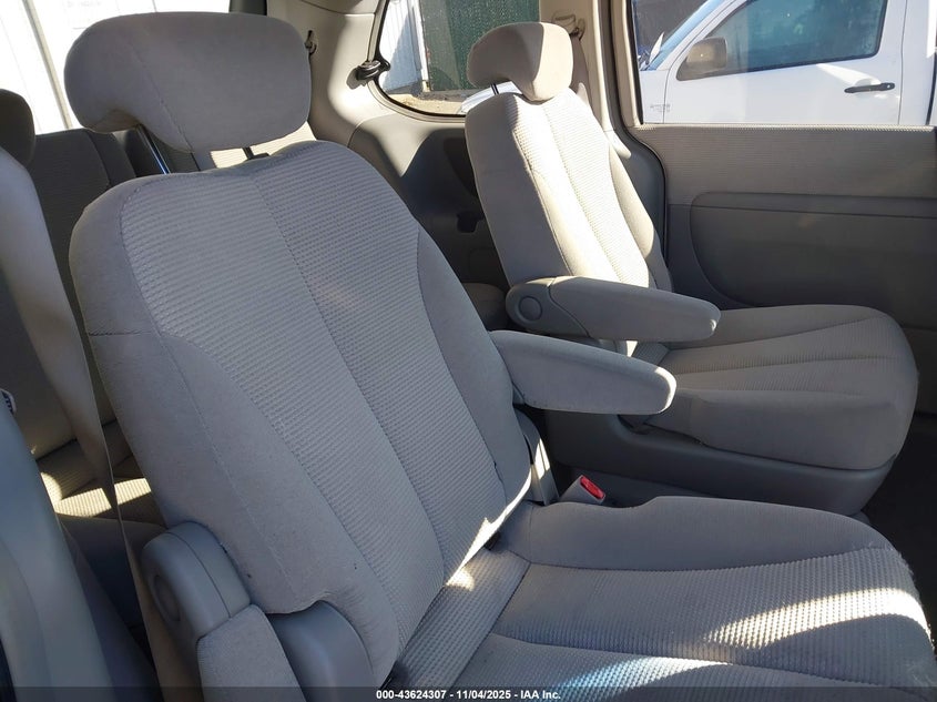 2007 Kia Sedona VIN: KNDMB133X76126736 Lot: 43624307