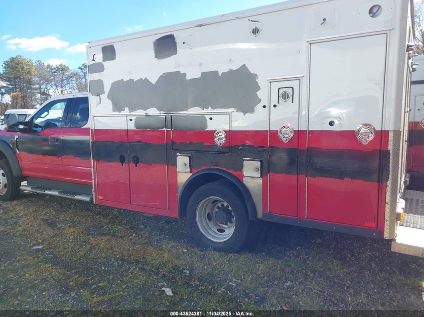 2017 Ford F-550 Chassis Xlt VIN: 1FD0X5HT4HEE35797 Lot: 43624381