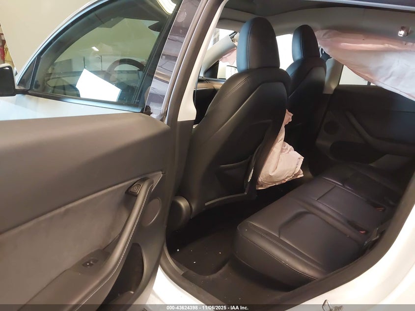 2025 Tesla Model Y Long Range Dual Motor All-Wheel Drive VIN: 7SAYGDEE9SF254808 Lot: 43624398