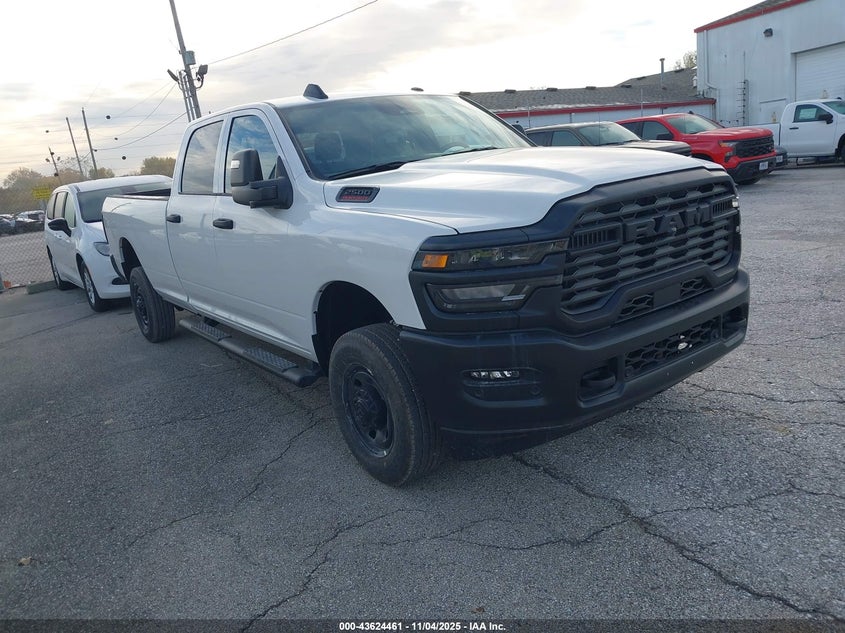 RAM 2500 TRADESMAN 4X4 8 BOX