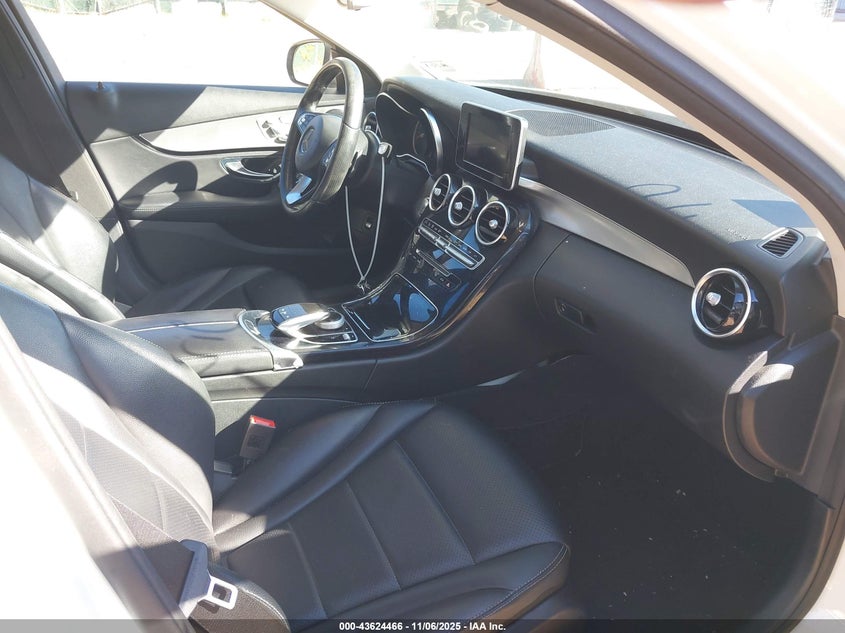 2016 MERCEDES-BENZ C 300 - 55SWF4JB7GU122154