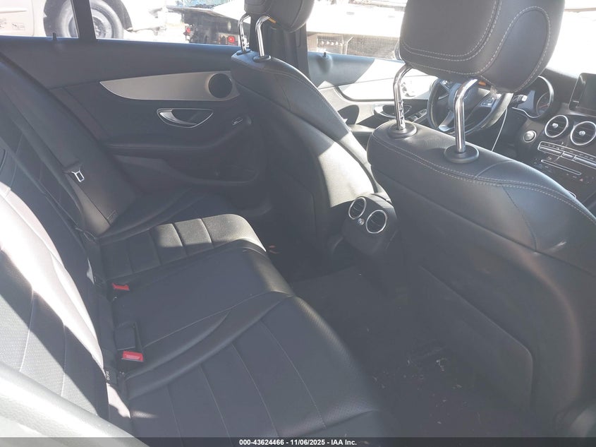 2016 MERCEDES-BENZ C 300 - 55SWF4JB7GU122154