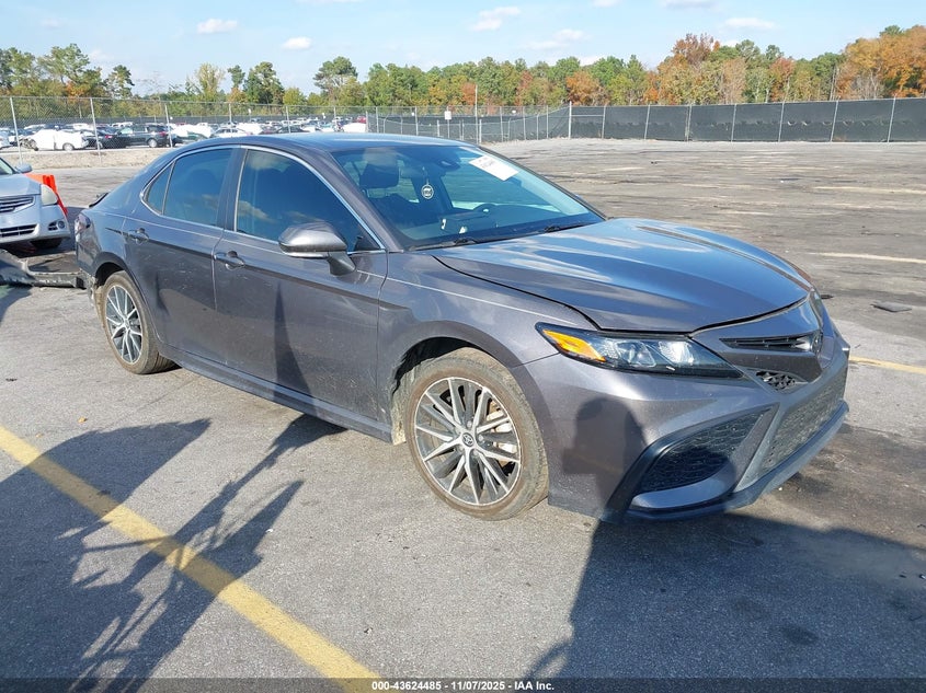 TOYOTA CAMRY SE