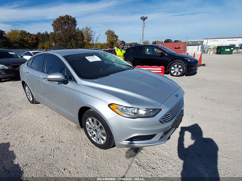 FORD FUSION S