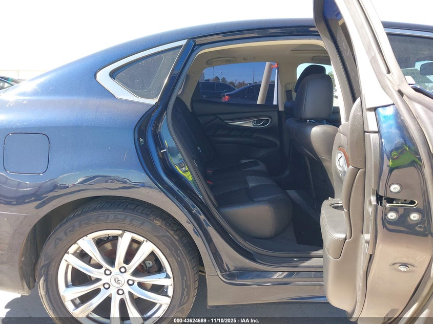 2018 Infiniti Q70 3.7X Luxe VIN: JN1BY1ARXJM220943 Lot: 43624689