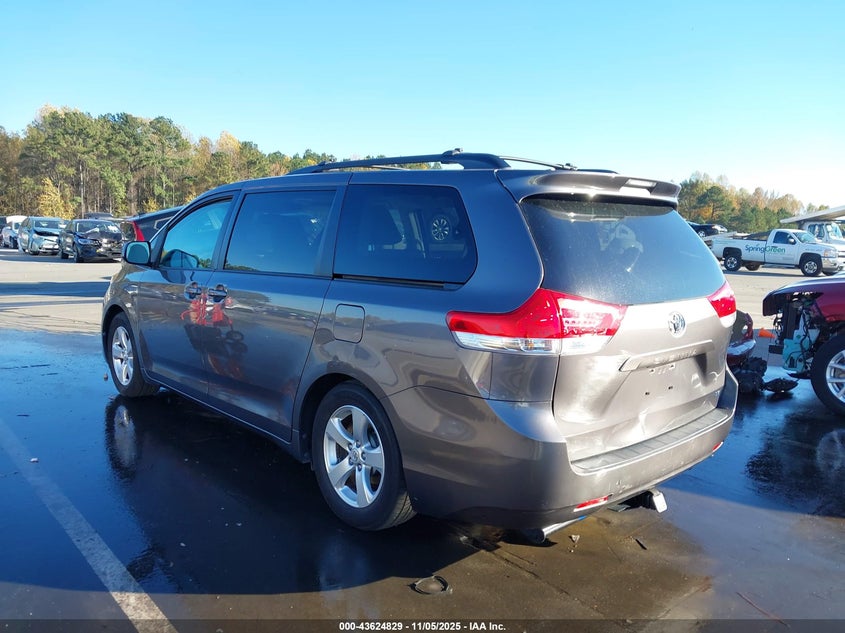 5TDKK3DC1DS317037 2013 TOYOTA SIENNA photo no. 3