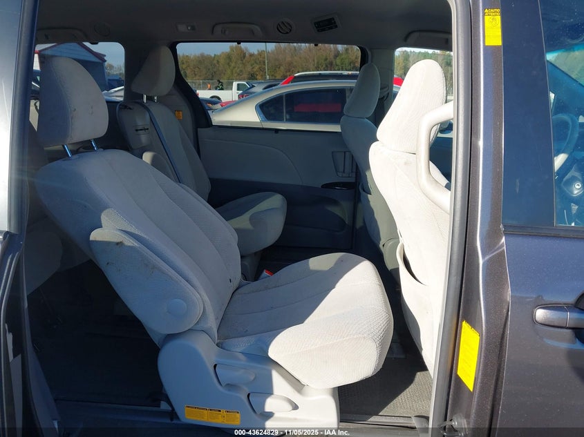 5TDKK3DC1DS317037 2013 TOYOTA SIENNA photo no. 8