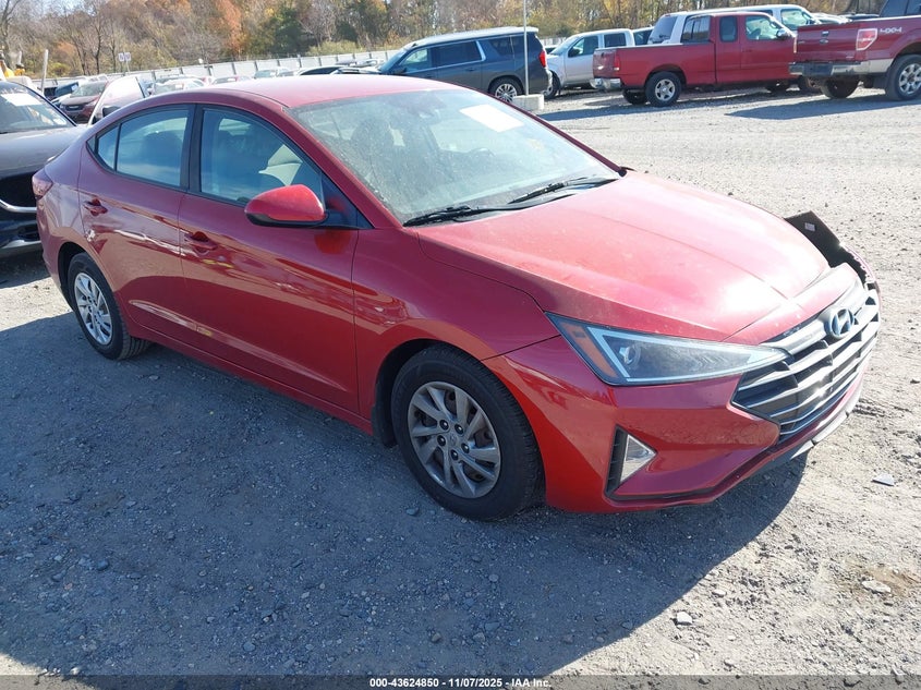 HYUNDAI ELANTRA SE