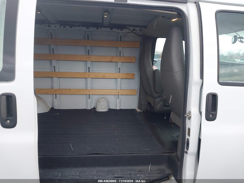 2018 Chevrolet Express 2500 Work Van VIN: 1GCWGAFG0J1904121 Lot: 43624885