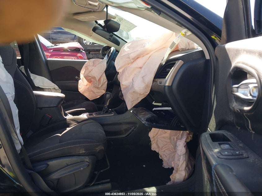 1C4PJLCS0GW190318 2016 JEEP CHEROKEE photo no. 5