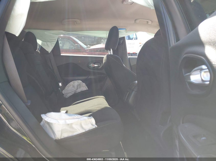 1C4PJLCS0GW190318 2016 JEEP CHEROKEE photo no. 8