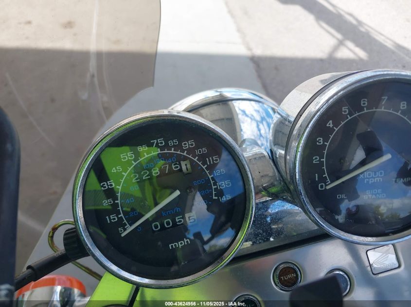 JH2RC43082M800517 2002 HONDA VF photo no. 7