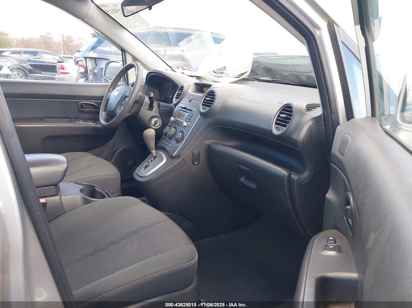 KNAFG528097250569 2009 KIA RONDO photo no. 5