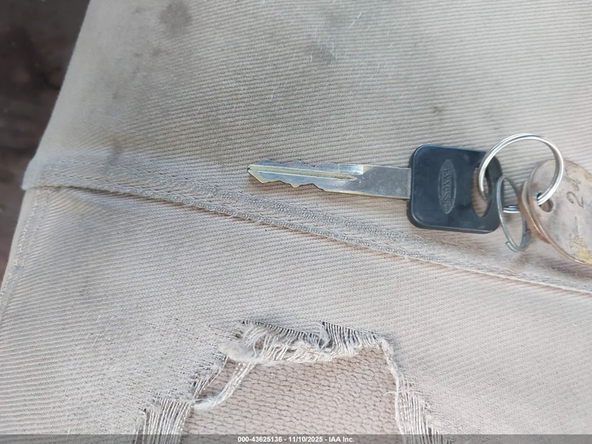 2002 Ford F-250 Lariat/Xl/Xlt VIN: 1FTNX21F82EA85112 Lot: 43625136