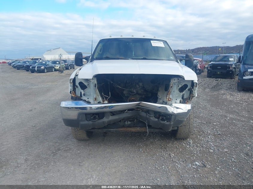 2002 Ford F-250 Lariat/Xl/Xlt VIN: 1FTNX21F82EA85112 Lot: 43625136