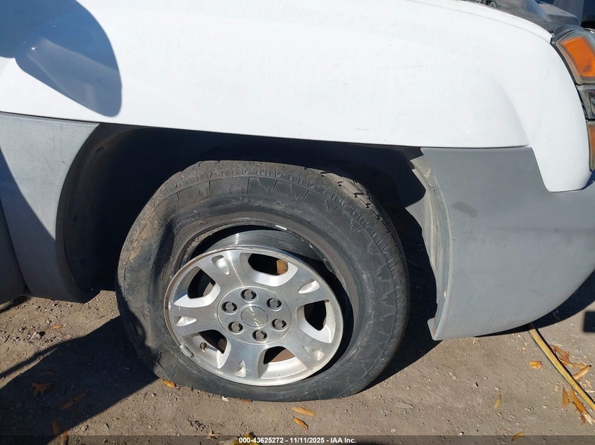 2002 Chevrolet Avalanche 1500 VIN: 3GNEC13T32G319908 Lot: 43625272