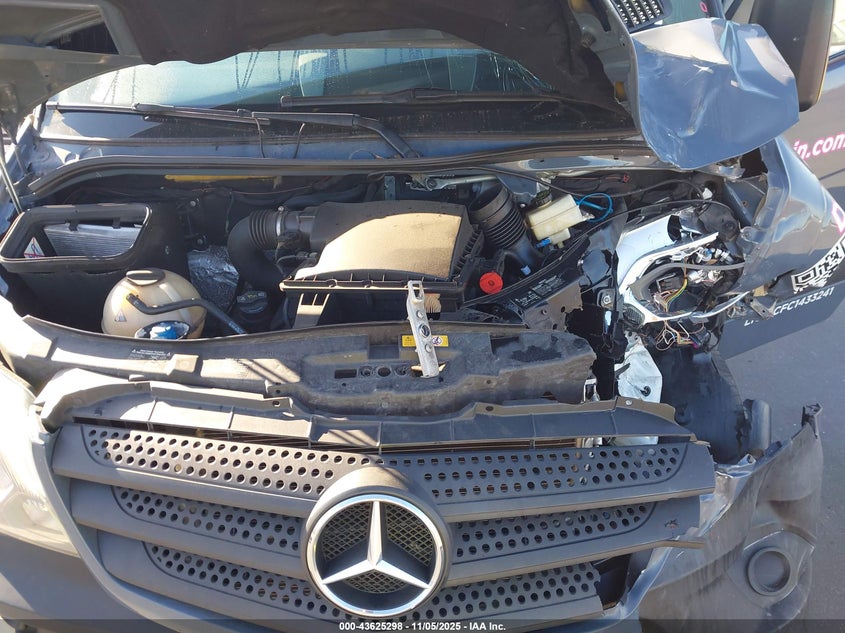 2018 Mercedes-Benz Sprinter 2500 Standard Roof V6 VIN: WD3PE7CD3JP648054 Lot: 43625298