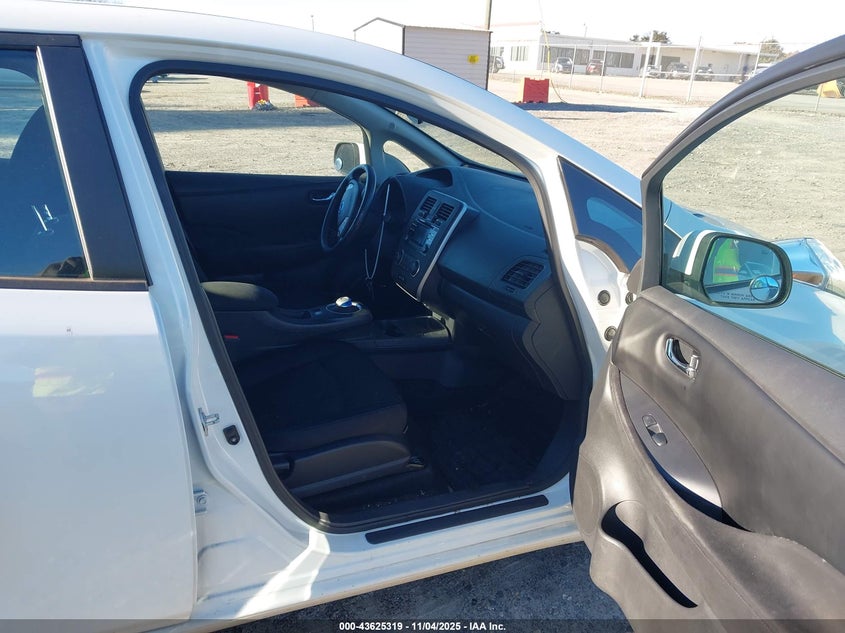 2015 NISSAN LEAF S 1N4AZ0CPXFC310642