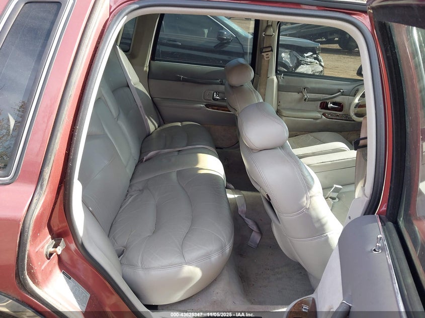 1995 Lincoln Town Car Signature/Spinnaker VIN: 1LNLM82W1SY643247 Lot: 43625347