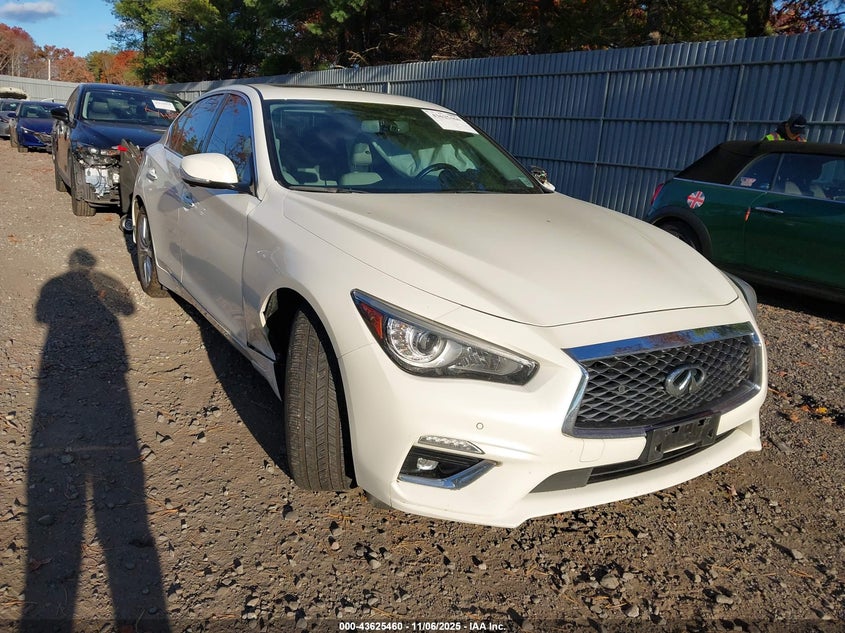 INFINITI Q50 LUXE AWD