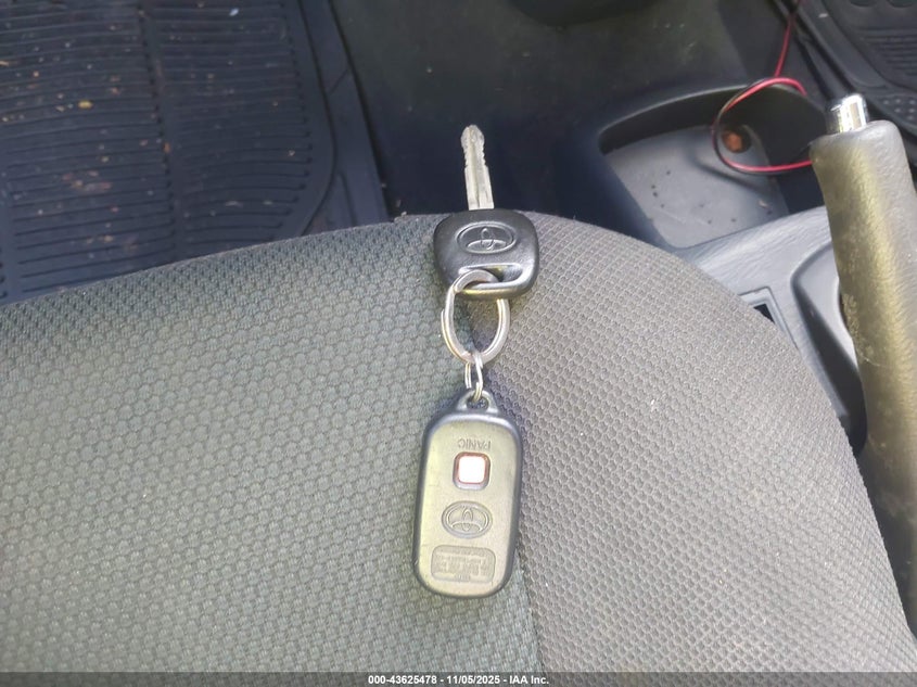 2007 Toyota Matrix Xr VIN: 2T1KR32E17C652554 Lot: 43625478