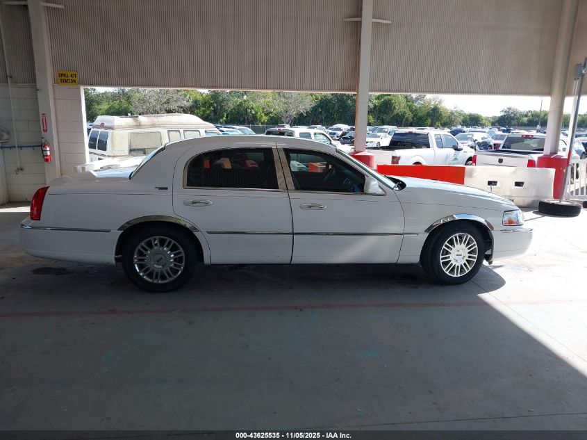 2008 Lincoln Town Car Signature Limited VIN: 2LNHM82VX8X642300 Lot: 43625535